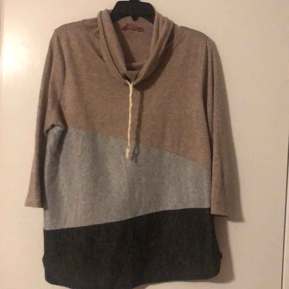 3/4 sleeve, cowl neck top